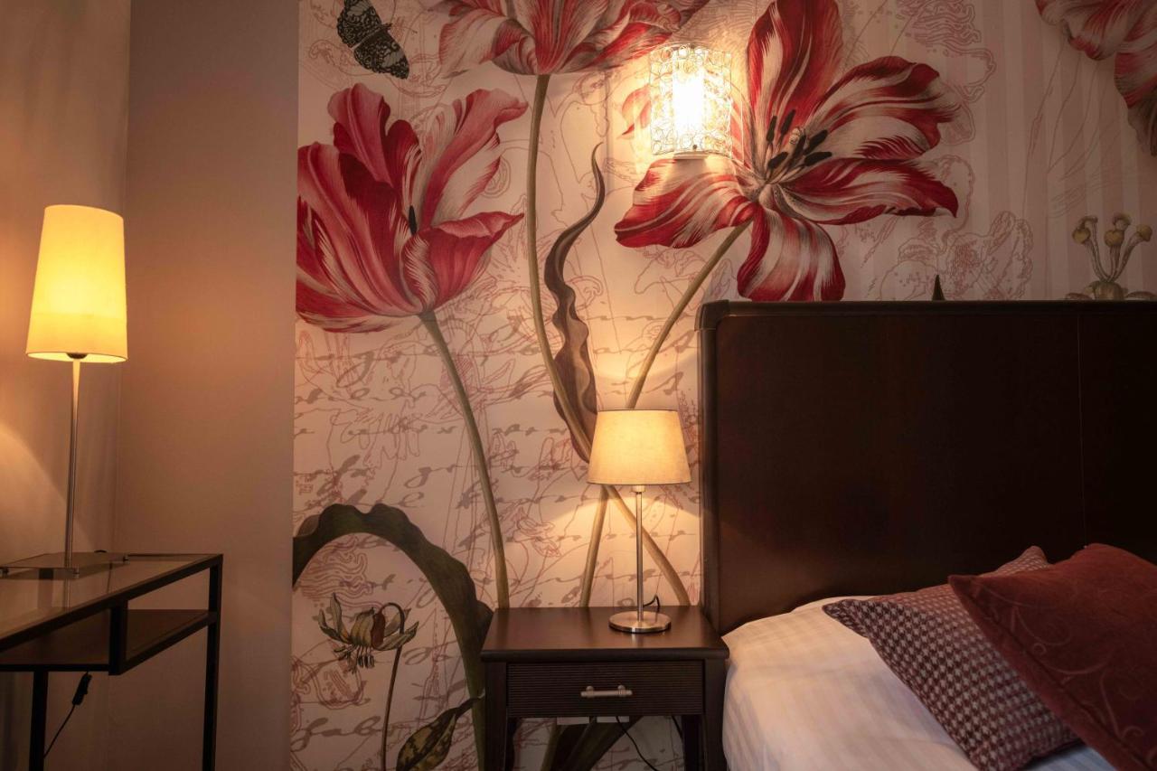 Logis Hotel La Croix Blanche Fontevraud Екстериор снимка