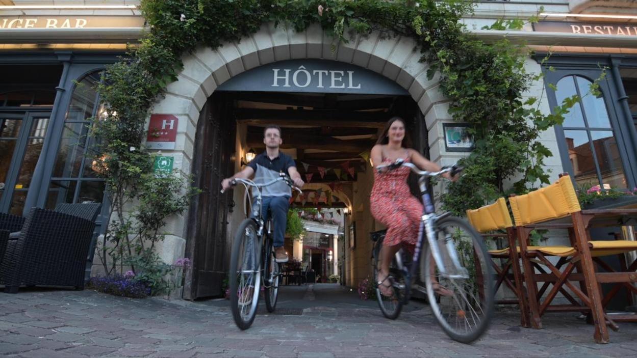 Logis Hotel La Croix Blanche Fontevraud Екстериор снимка