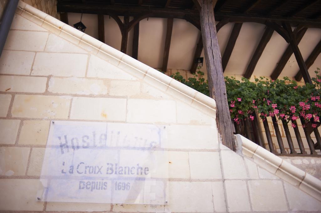 Logis Hotel La Croix Blanche Fontevraud Екстериор снимка