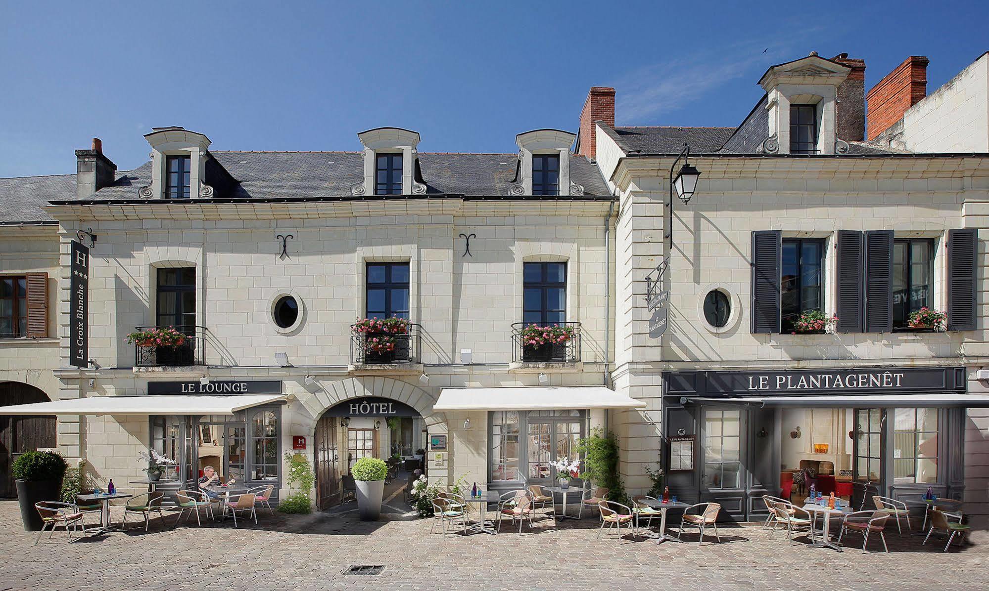 Logis Hotel La Croix Blanche Fontevraud Екстериор снимка